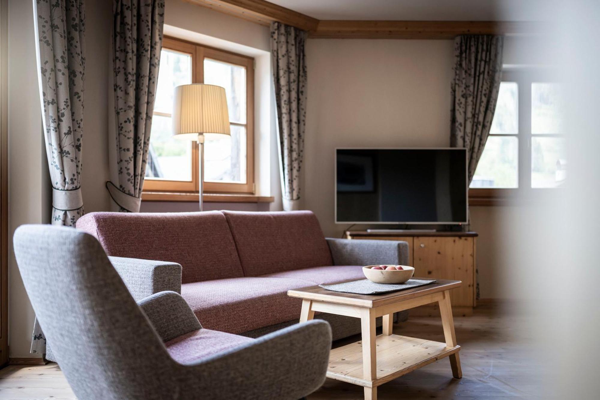 Post Alpina - Family Mountain Chalets Сан Кандидо Стая снимка