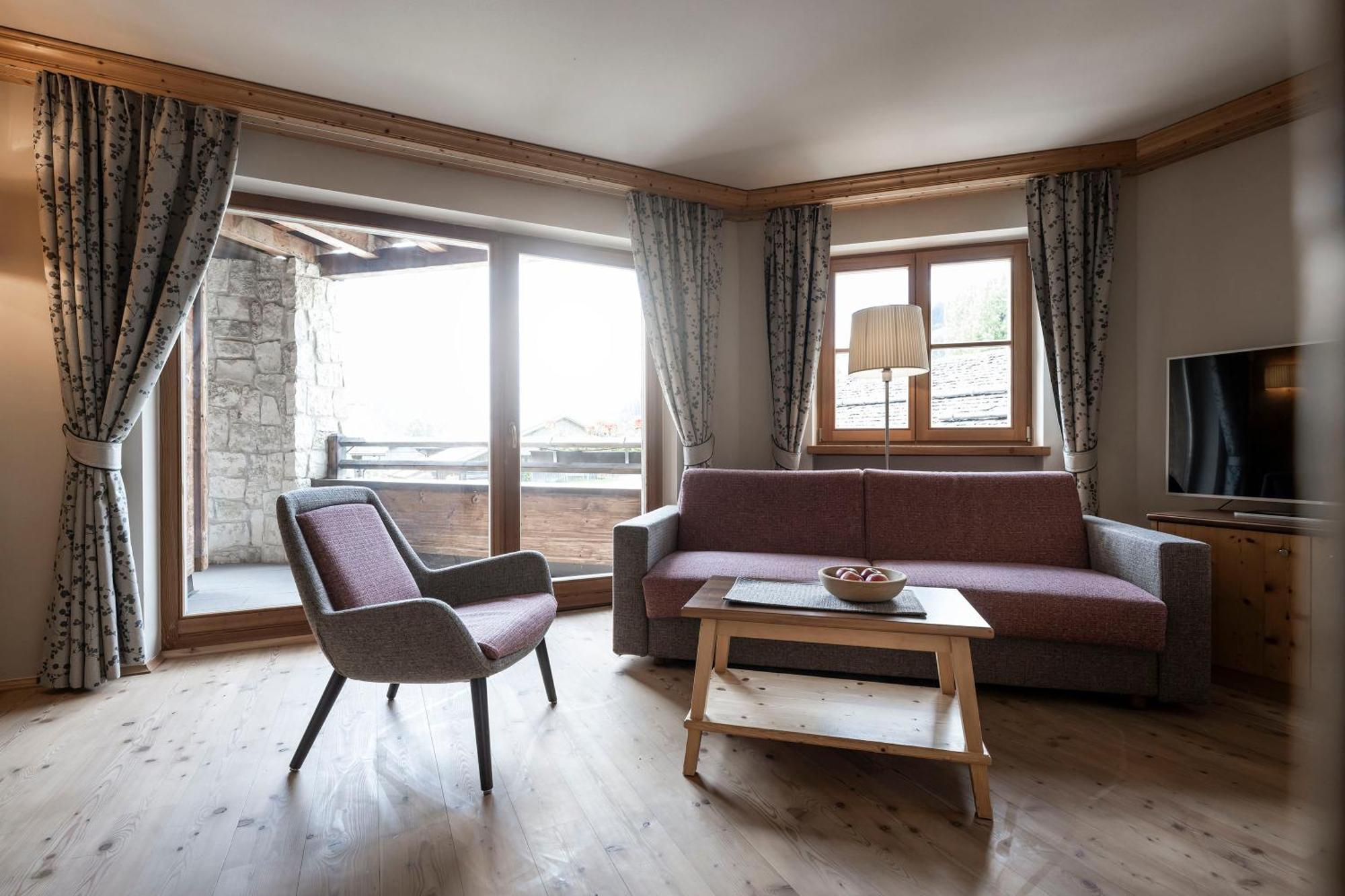 Post Alpina - Family Mountain Chalets Сан Кандидо Стая снимка