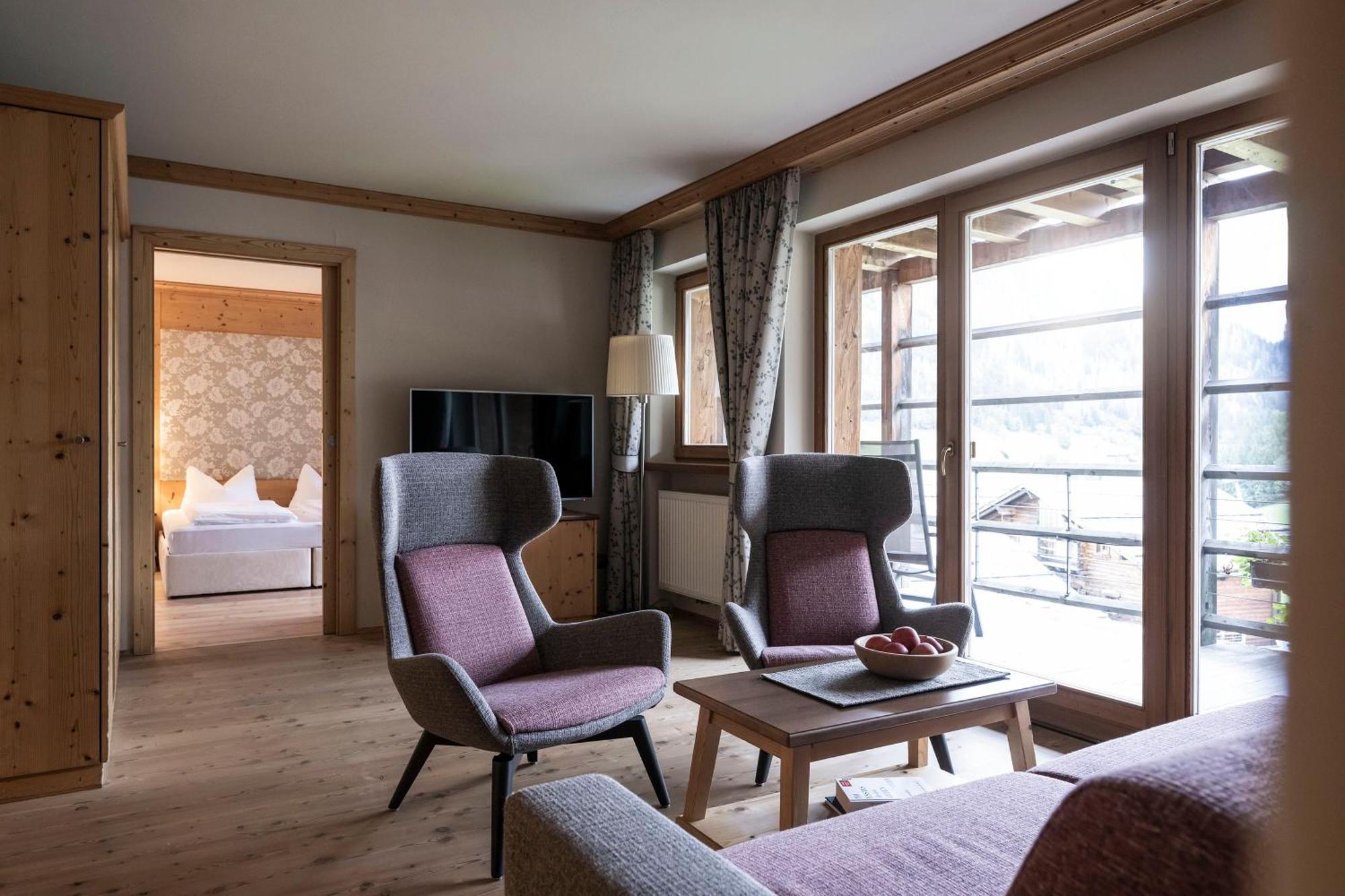 Post Alpina - Family Mountain Chalets Сан Кандидо Екстериор снимка