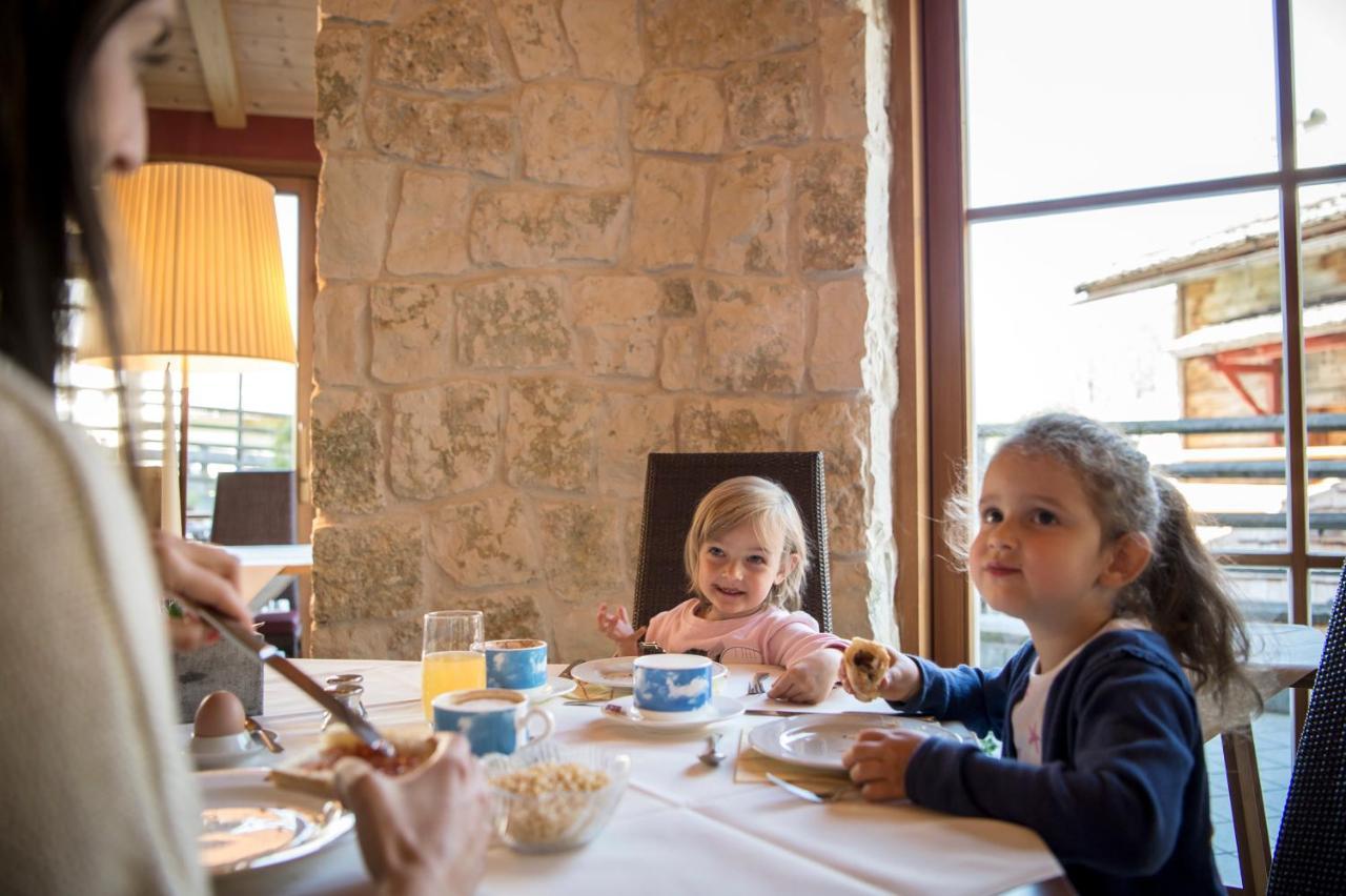 Post Alpina - Family Mountain Chalets Сан Кандидо Екстериор снимка